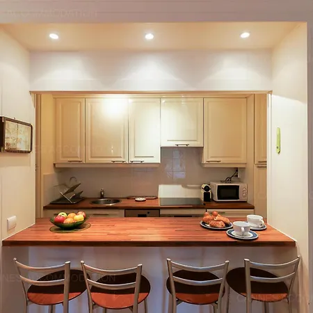 Gray 2a2 Apartment